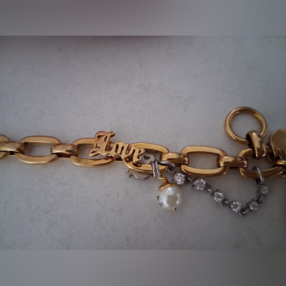 RARE Juicy Couture Gold Heart Charm Bracelet/ Y2K/ Original Heart Box - Picture 13 of 15